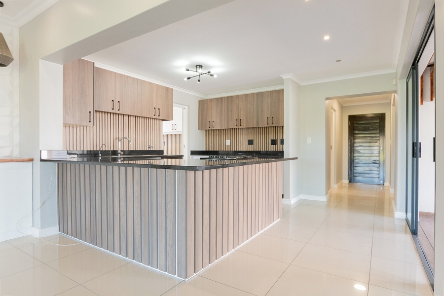 To Let 4 Bedroom Property for Rent in Langebaan Country Estate Western Cape